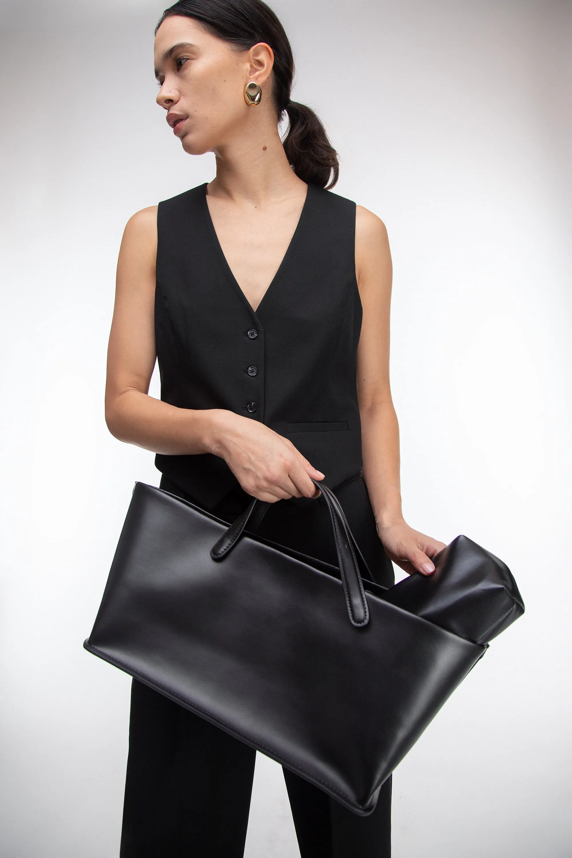 STRUCTURED LEATHER HANDBAG